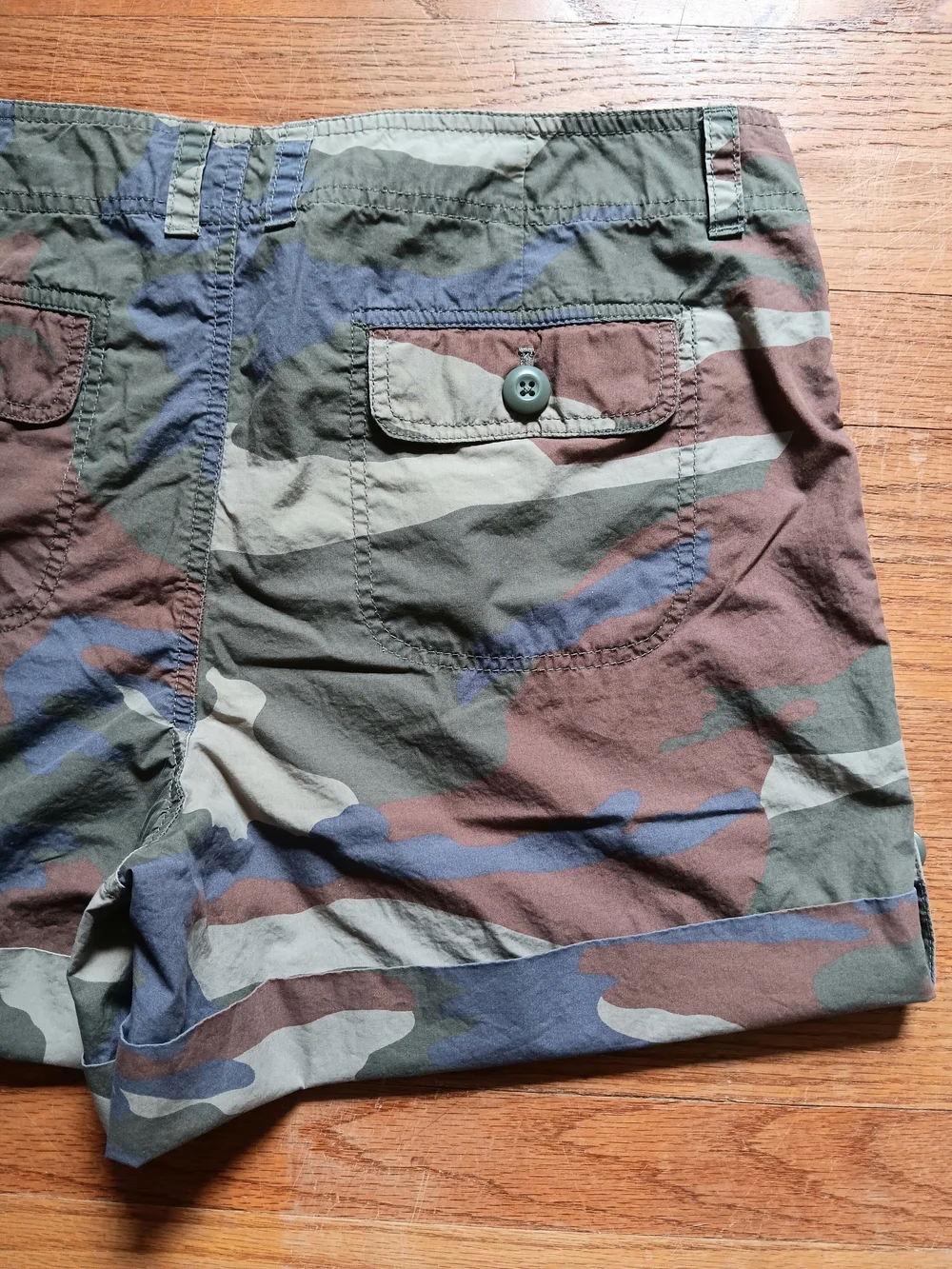 London Jean Women's Green Brown Purple Tan Camo Print Cargo Roll Up Shorts 14